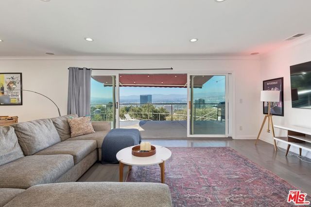 3201 Bonnie Hill Drive, Los Angeles, CA 90068
