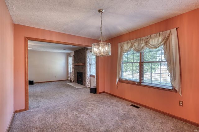 6655 Oakview Court, Newburgh, IN 47630