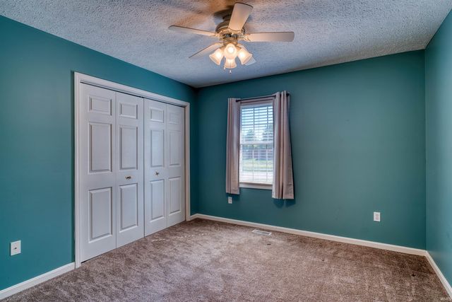 6655 Oakview Court, Newburgh, IN 47630