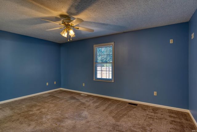 6655 Oakview Court, Newburgh, IN 47630