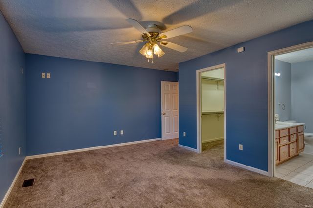 6655 Oakview Court, Newburgh, IN 47630