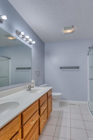 6655 Oakview Court, Newburgh, IN 47630