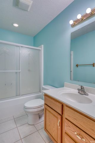 6655 Oakview Court, Newburgh, IN 47630