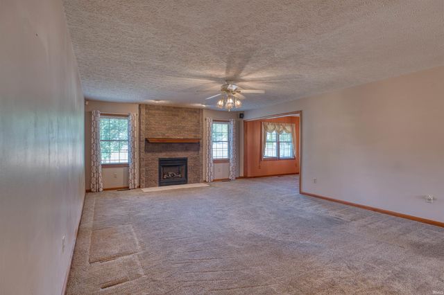 6655 Oakview Court, Newburgh, IN 47630