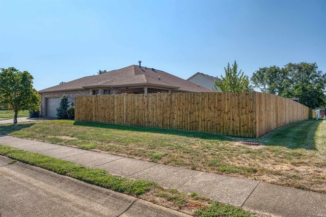 6655 Oakview Court, Newburgh, IN 47630