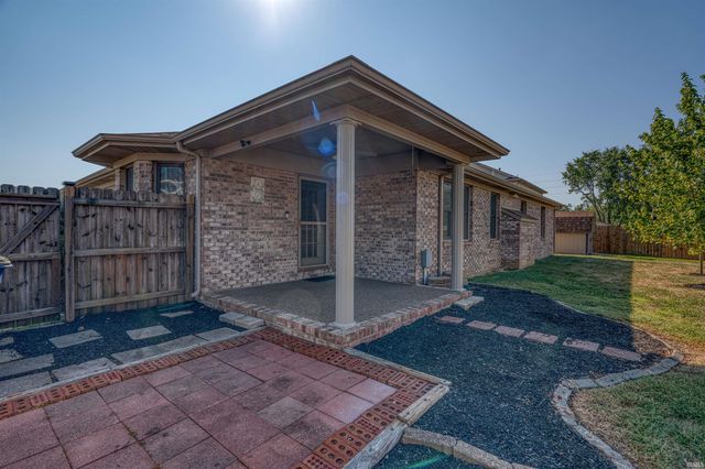 6655 Oakview Court, Newburgh, IN 47630