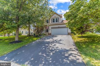 71 SPYGLASS HILL DR, Charles Town, WV 25414