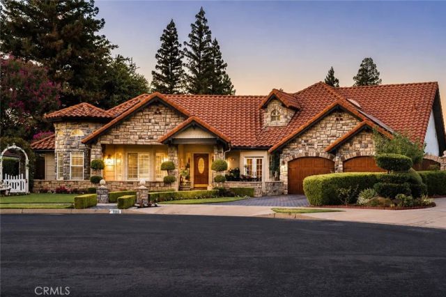 886 E Richmond, Fresno, CA 93720