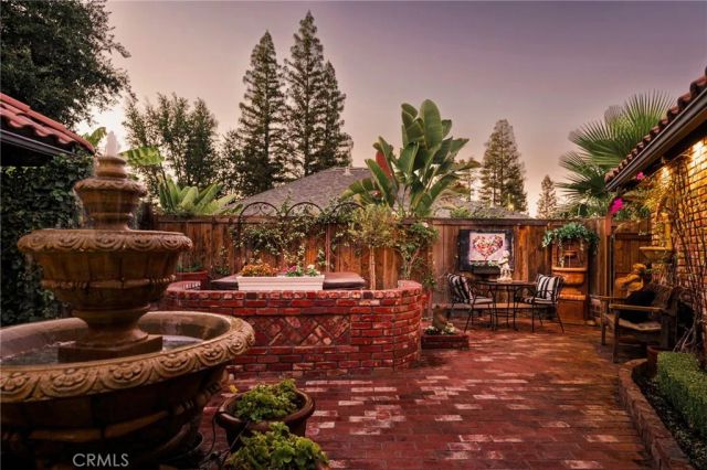 886 E Richmond, Fresno, CA 93720