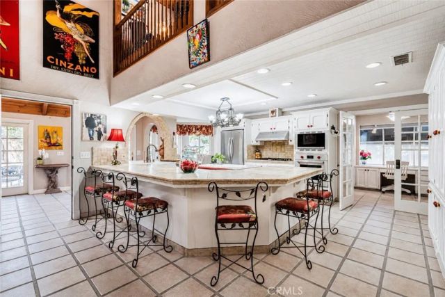 886 E Richmond, Fresno, CA 93720