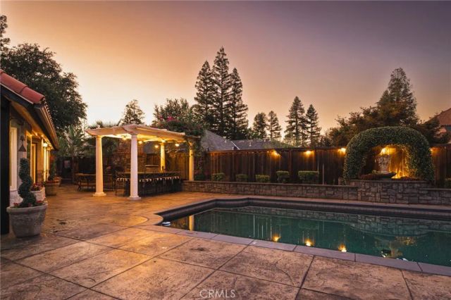 886 E Richmond, Fresno, CA 93720