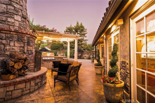 886 E Richmond, Fresno, CA 93720