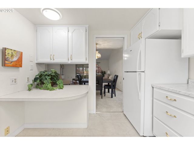 12991 Sw KING RICHARD Dr, King City, OR 97224