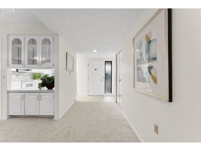 12991 Sw KING RICHARD Dr, King City, OR 97224