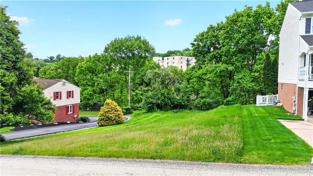 0 Lantern Hill Dr, Whitehall, PA 15236