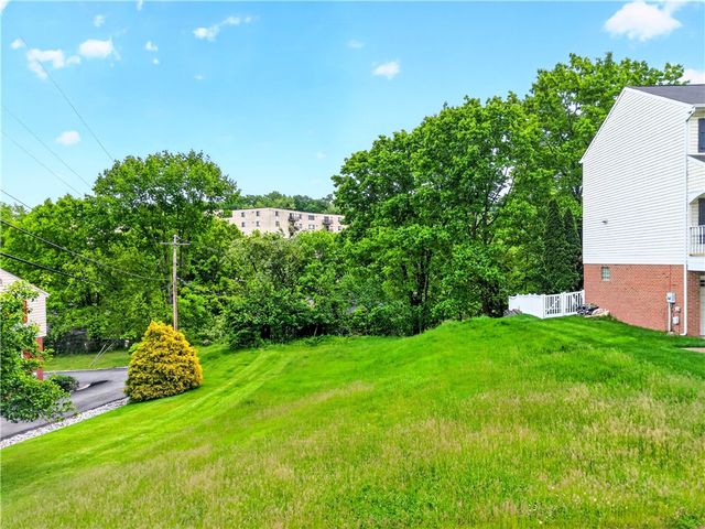 0 Lantern Hill Dr, Whitehall, PA 15236