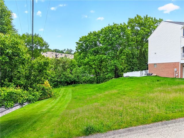 0 Lantern Hill Dr, Whitehall, PA 15236