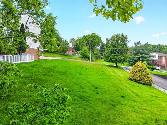 0 Lantern Hill Dr, Whitehall, PA 15236