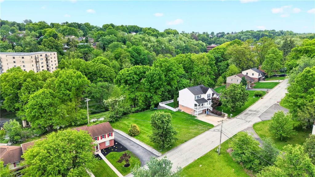 0 Lantern Hill Dr, Whitehall, PA 15236