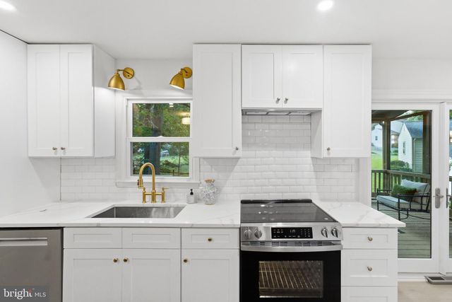 5032 KING DAVID BLVD, Annandale, VA 22003