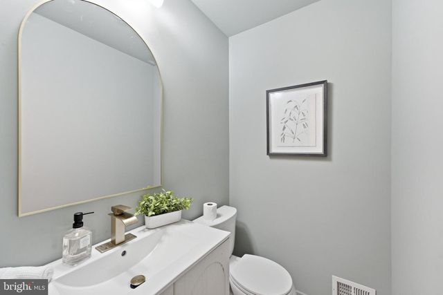 5032 KING DAVID BLVD, Annandale, VA 22003