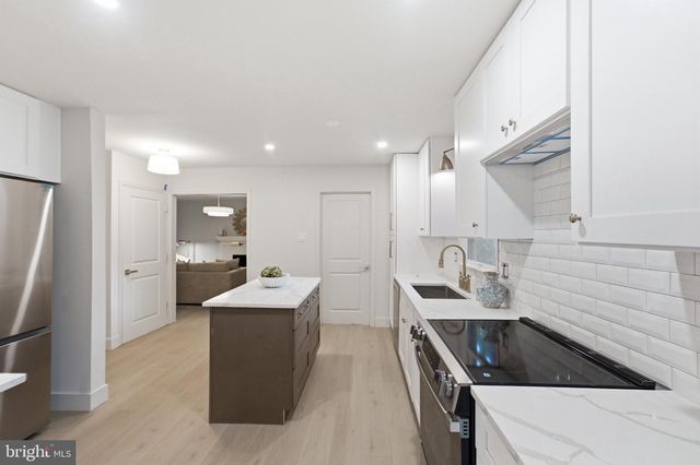 5032 KING DAVID BLVD, Annandale, VA 22003