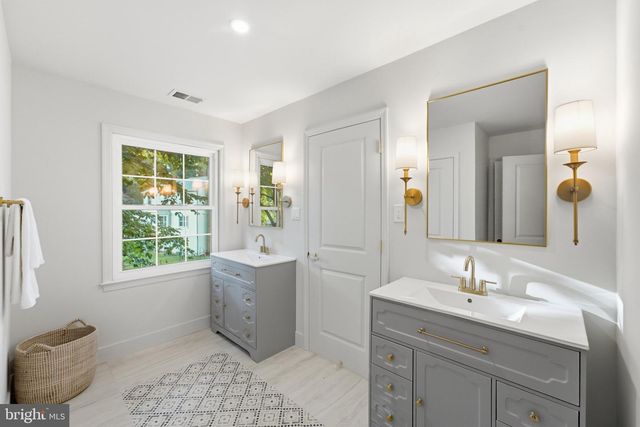 5032 KING DAVID BLVD, Annandale, VA 22003