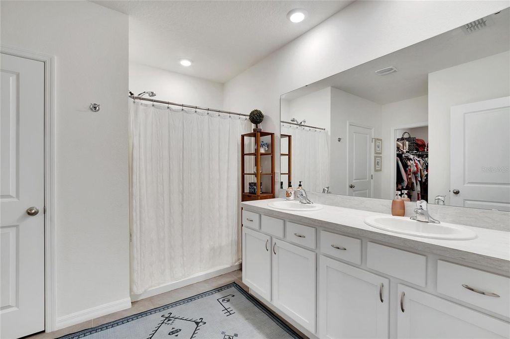 Image 44 of property listing at 2443 MIZNER BAY AVENUE, Bradenton, FL 34208