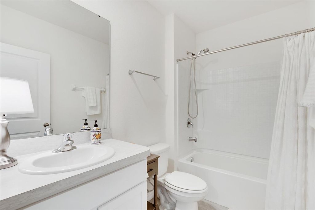 Image 6 of property listing at 2443 MIZNER BAY AVENUE, Bradenton, FL 34208