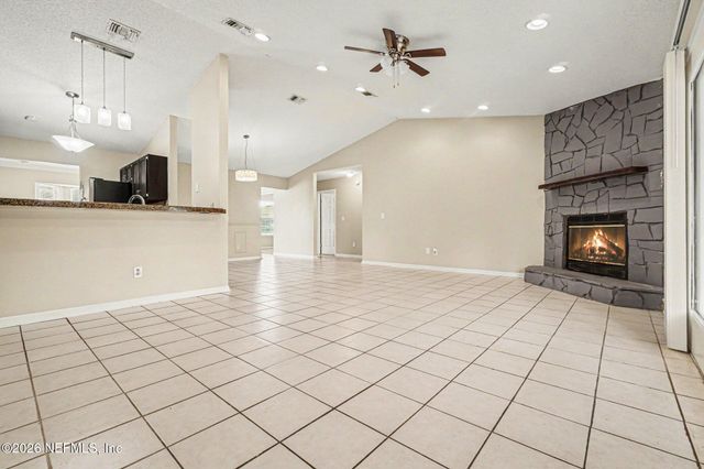 7304 SWEET PEA Trail, Jacksonville, FL 32244