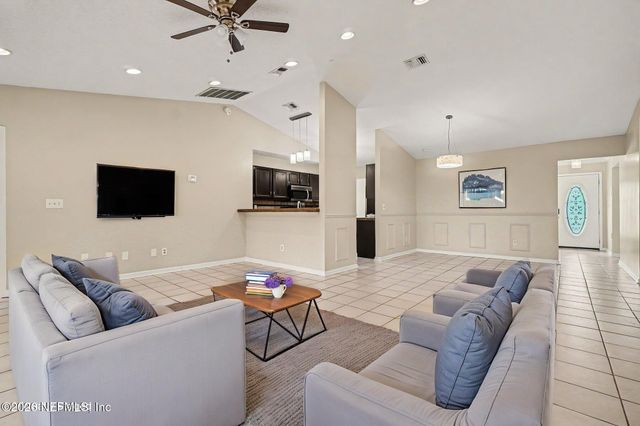 7304 SWEET PEA Trail, Jacksonville, FL 32244