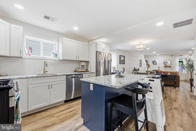 104 1ST AVE, Hightstown, NJ 08520