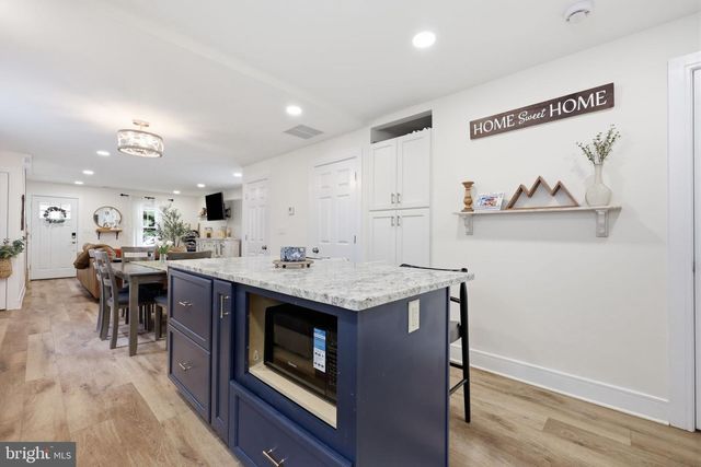 104 1ST AVE, Hightstown, NJ 08520