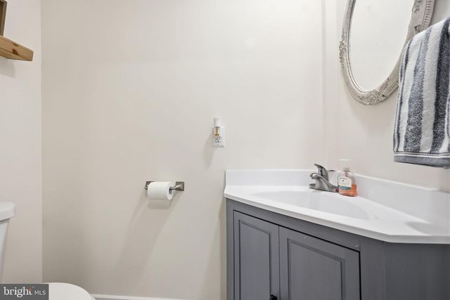 104 1ST AVE, Hightstown, NJ 08520