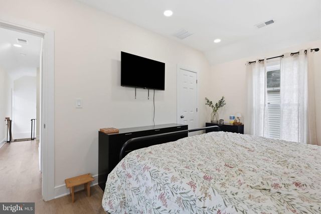 104 1ST AVE, Hightstown, NJ 08520