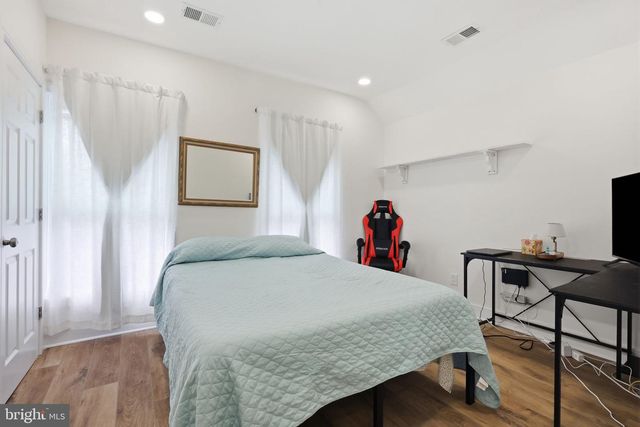 104 1ST AVE, Hightstown, NJ 08520