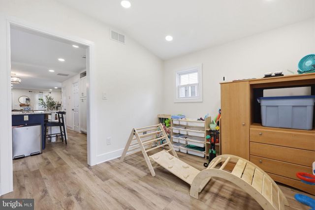 104 1ST AVE, Hightstown, NJ 08520