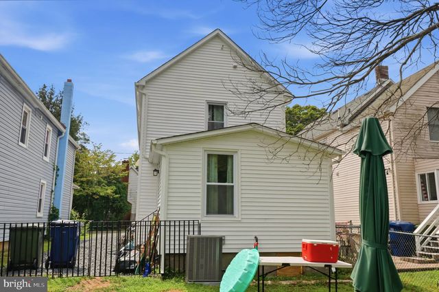 104 1ST AVE, Hightstown, NJ 08520