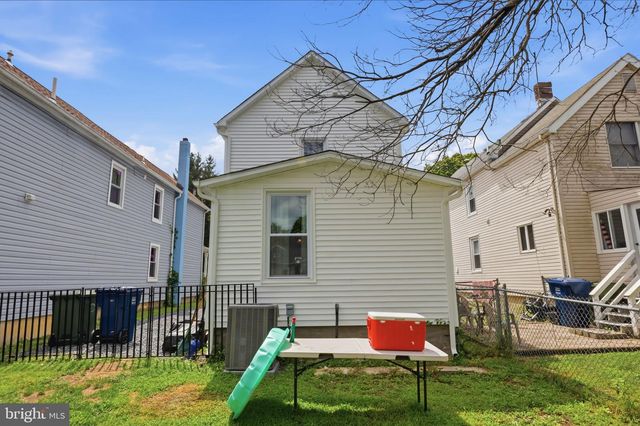 104 1ST AVE, Hightstown, NJ 08520