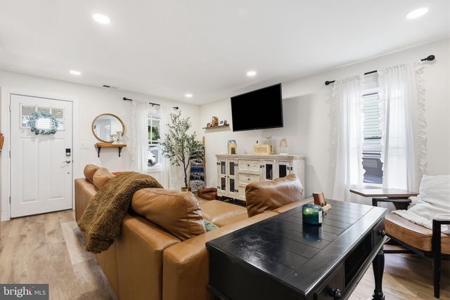 104 1ST AVE, Hightstown, NJ 08520