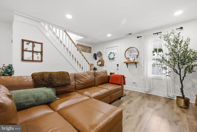 104 1ST AVE, Hightstown, NJ 08520