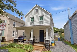 104 1ST AVE, Hightstown, NJ 08520