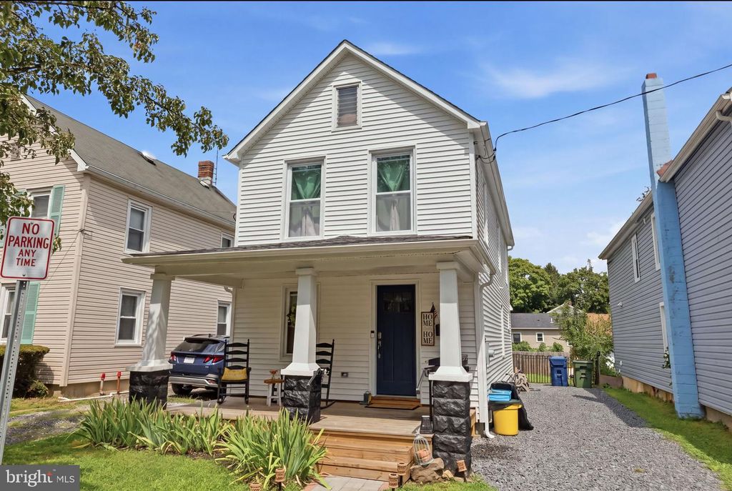 104 1ST AVE, Hightstown, NJ 08520