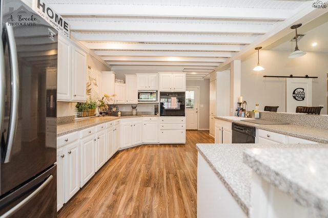 800 SHORELINE DRIVE, Wichita Falls, TX 76308
