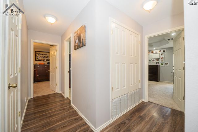 800 SHORELINE DRIVE, Wichita Falls, TX 76308