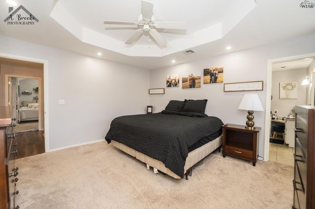 800 SHORELINE DRIVE, Wichita Falls, TX 76308