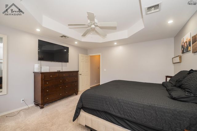 800 SHORELINE DRIVE, Wichita Falls, TX 76308