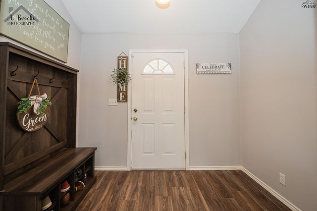 800 SHORELINE DRIVE, Wichita Falls, TX 76308