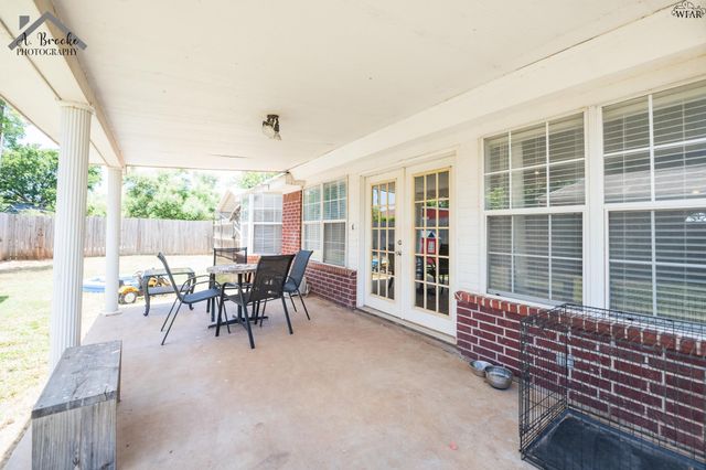 800 SHORELINE DRIVE, Wichita Falls, TX 76308