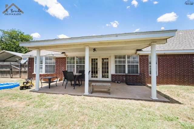 800 SHORELINE DRIVE, Wichita Falls, TX 76308
